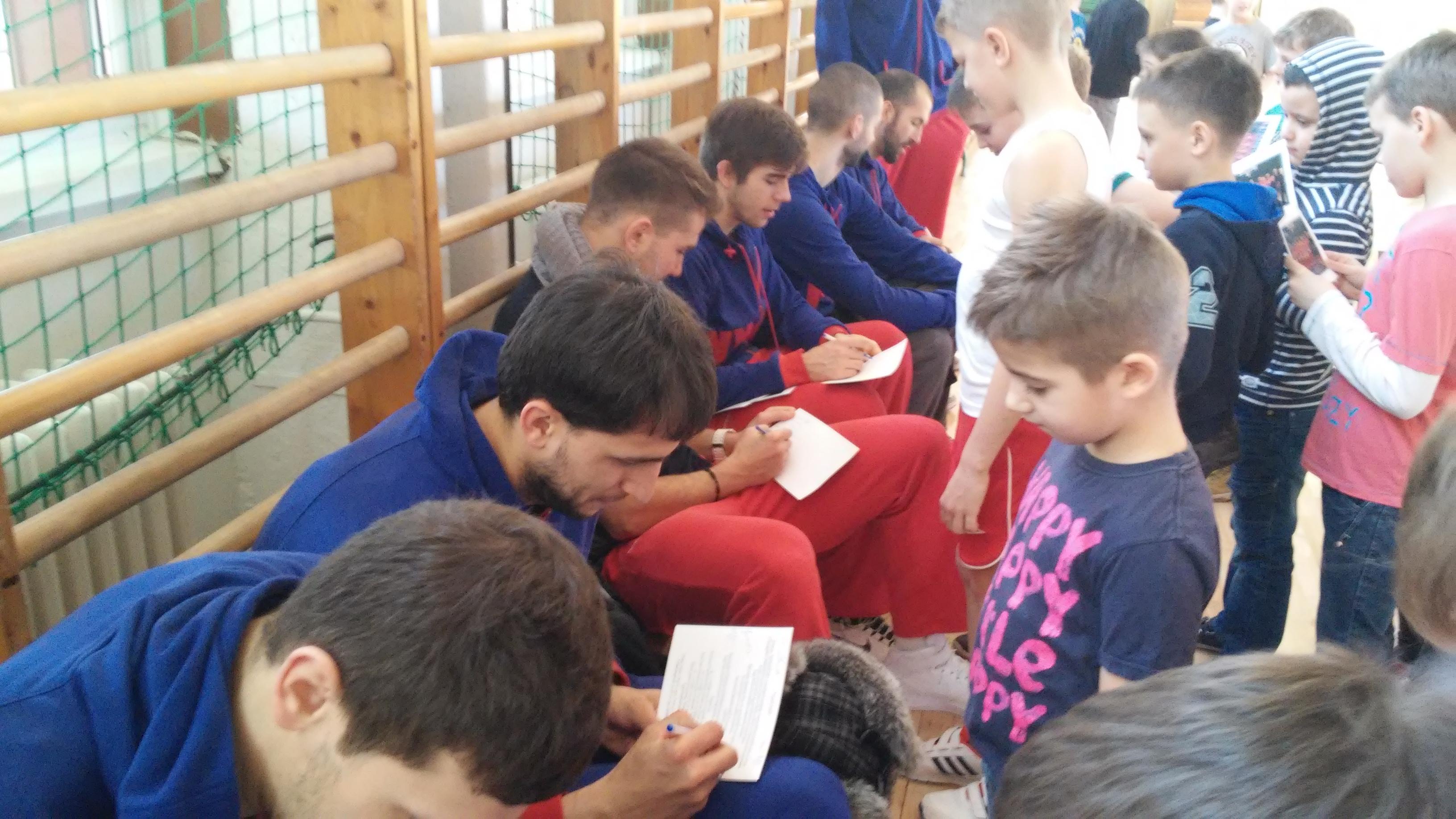 Ismét jó hangulatú toborzás az NYKK játékosaival!