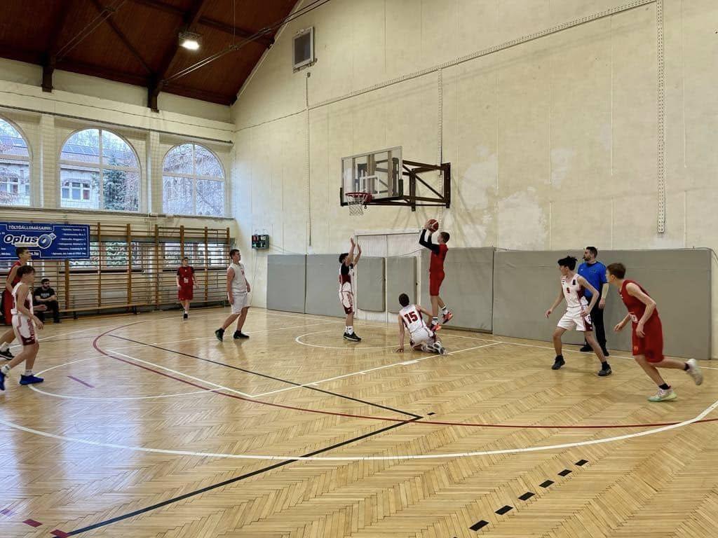 Főtáblán az NYKK!