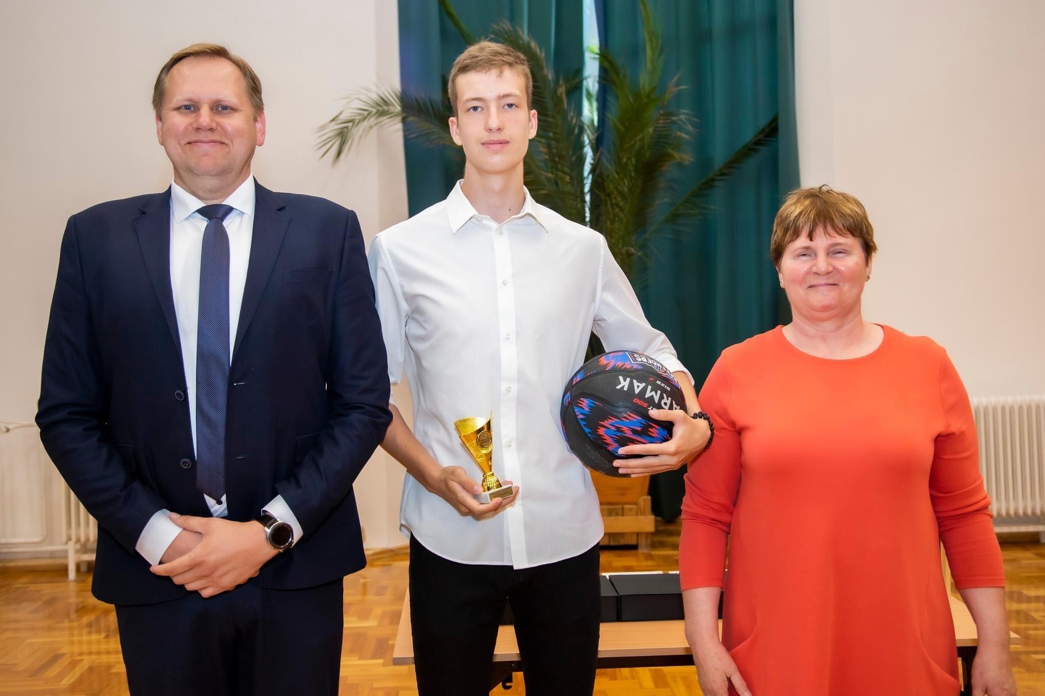 Díjazták az NYKK legjobbjait