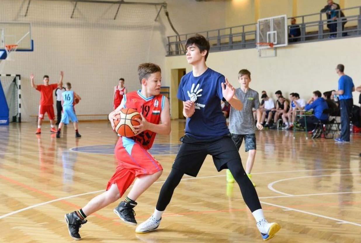 Kosárlabda emléktorna Nyíregyházán