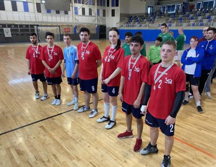 Április ezüstérem