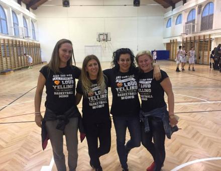 Kosaras anyukák a Westsik-ben az U14A csapatunk hétvégi torna győzelme után