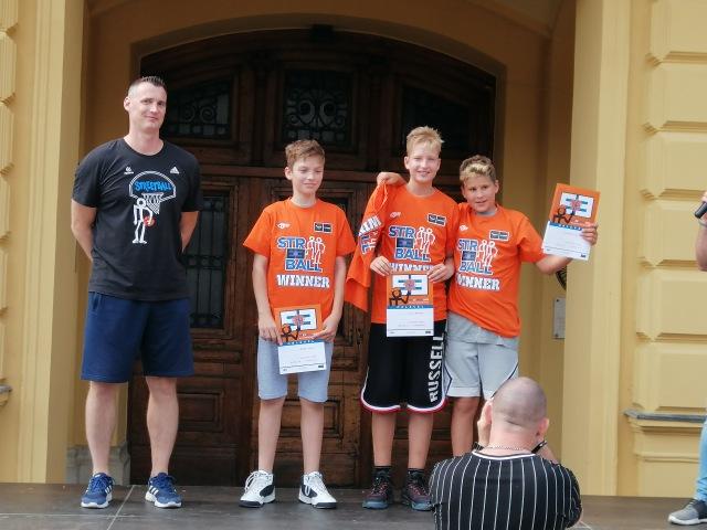 Streetball győztes NYKK-s kosarasok