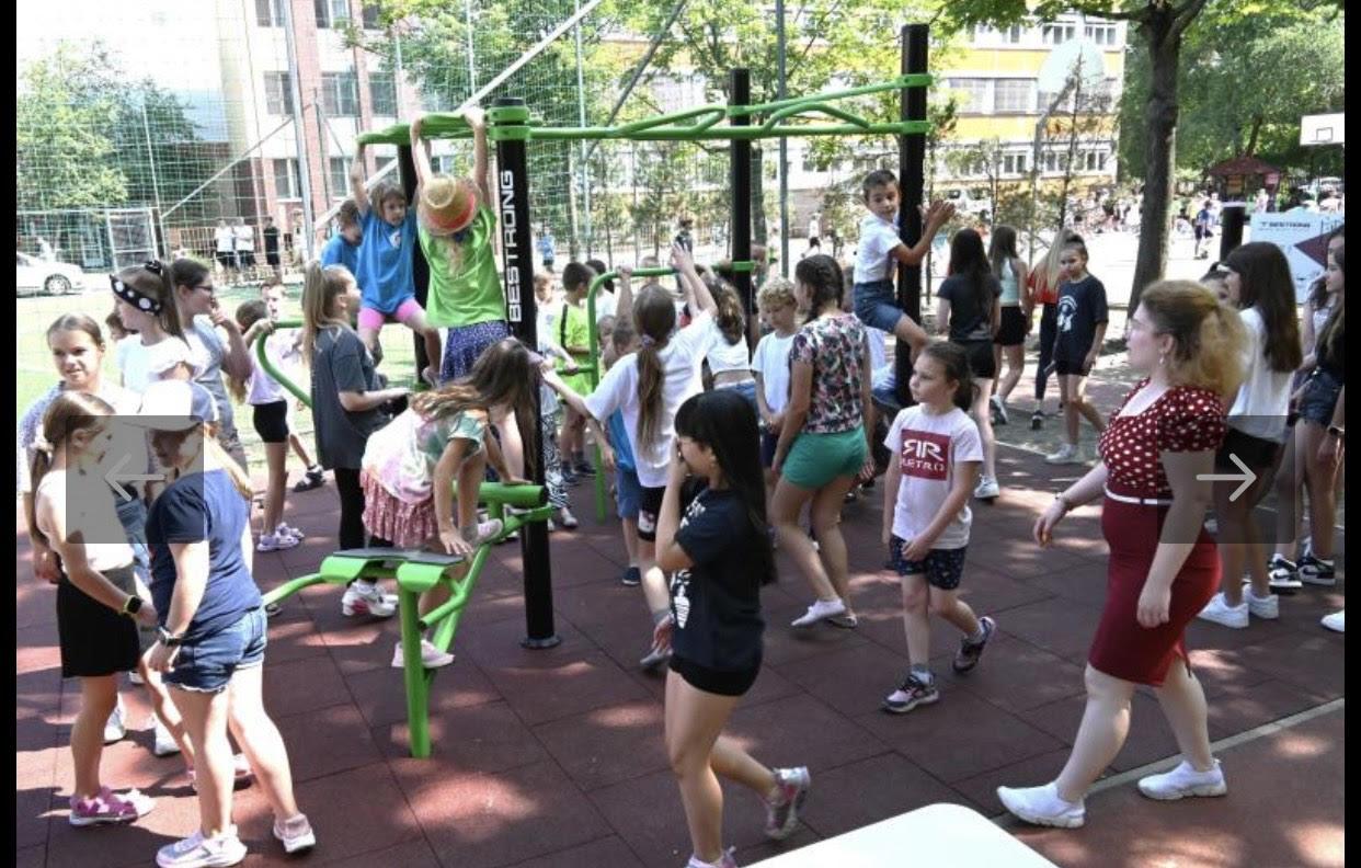 Szabadtéri kondipark és piknik a Nyíregyházi Egyetem Eötvös József Gyakorló Általános Iskola és Gimnáziumban