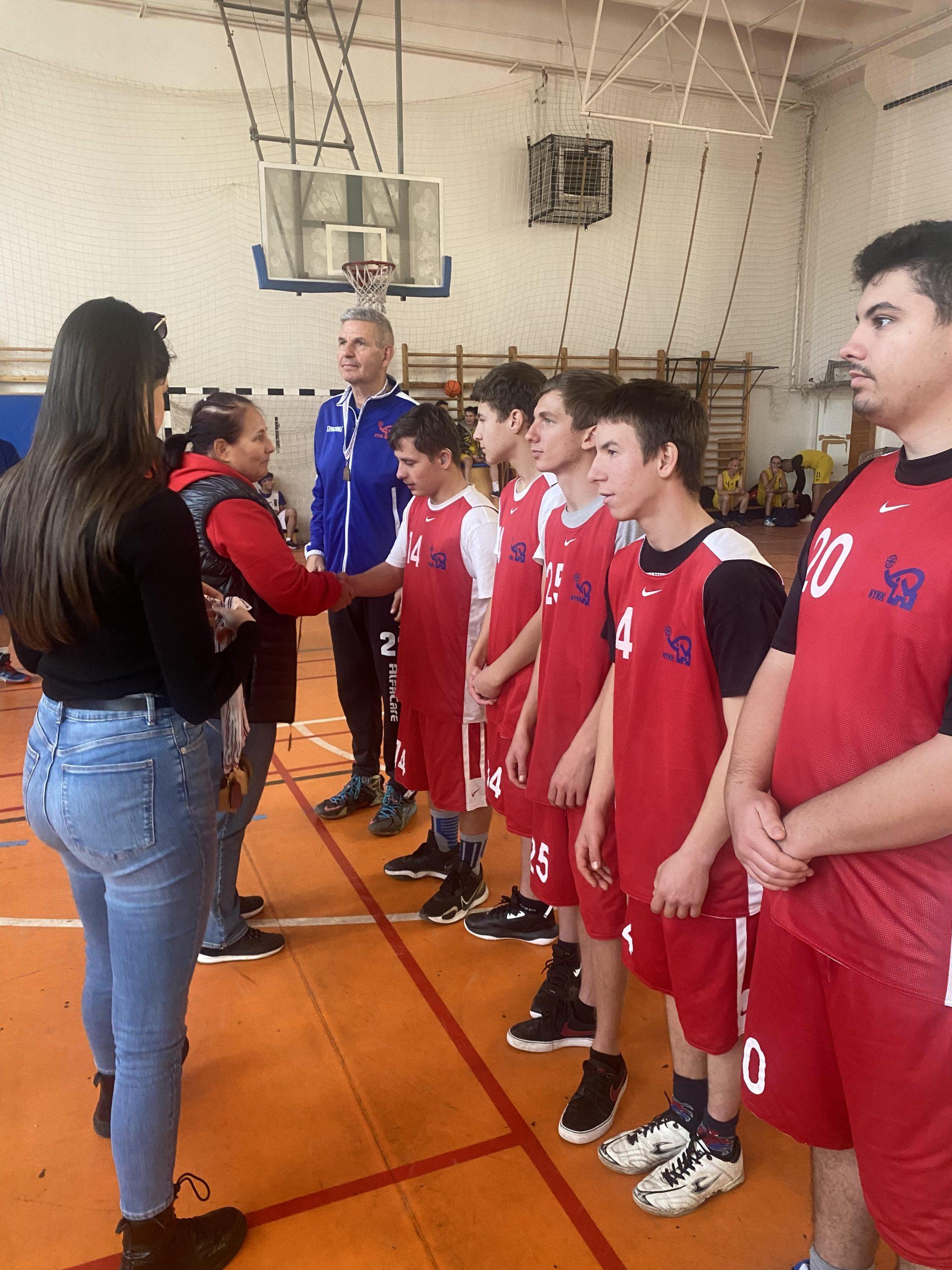 Szoros meccseken vereség