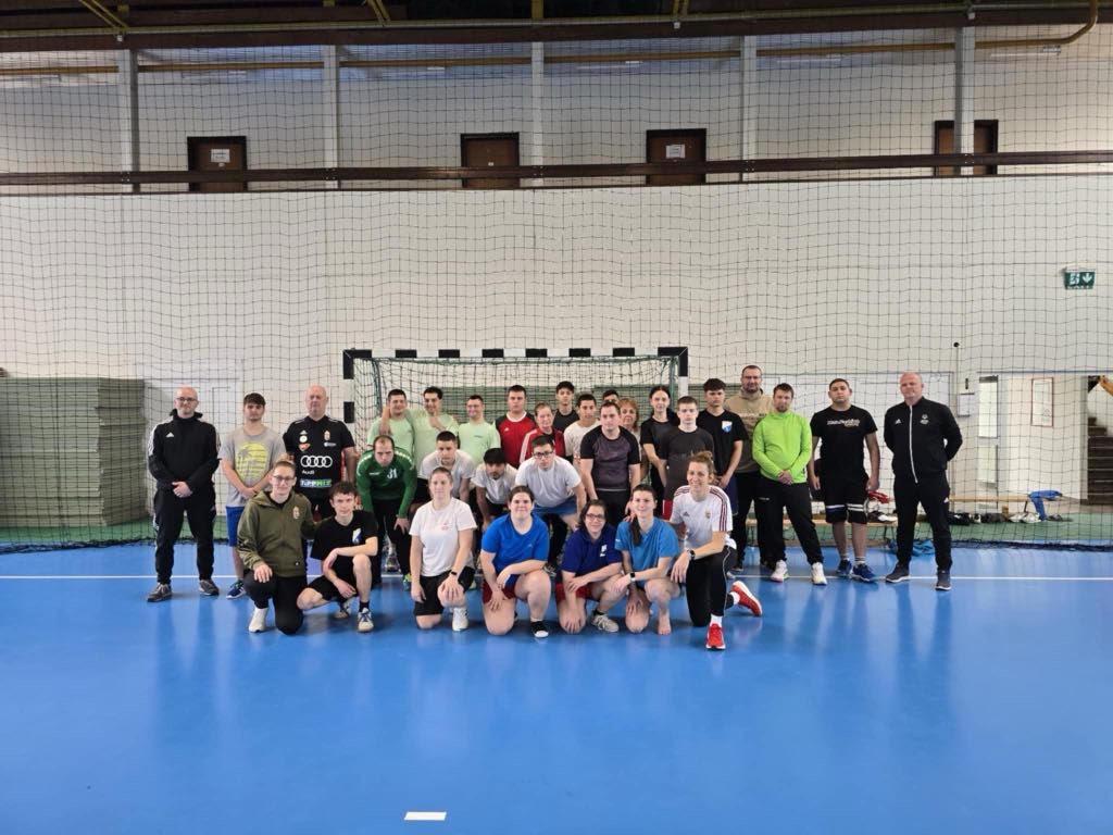 Tatán edzőtáborozott Niki