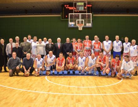 Jó hangulatú gálamérkőzés!