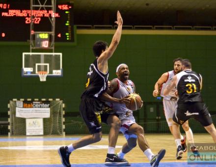 Parádés harmadik negyed, győzelem a Falco ellen!