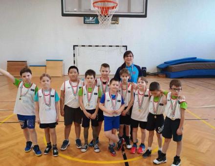 Pályán a palánták